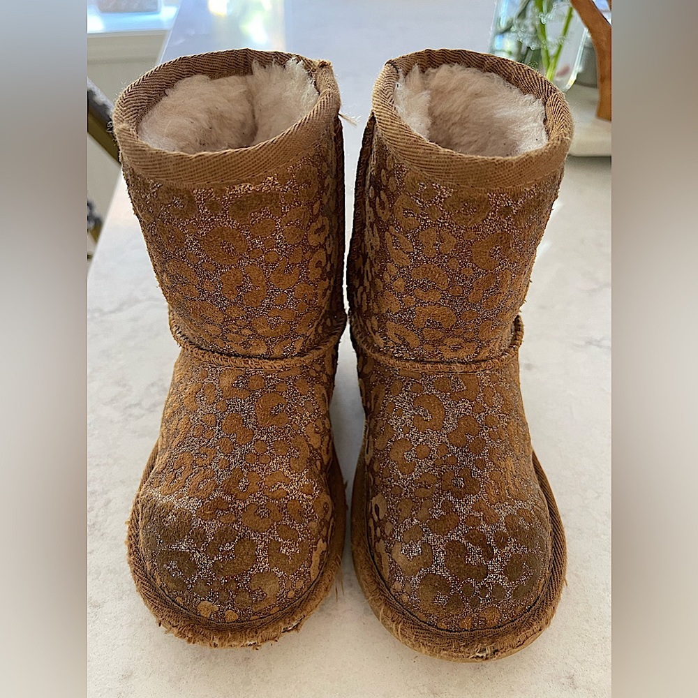 Toddler girl Ugg boots size 9